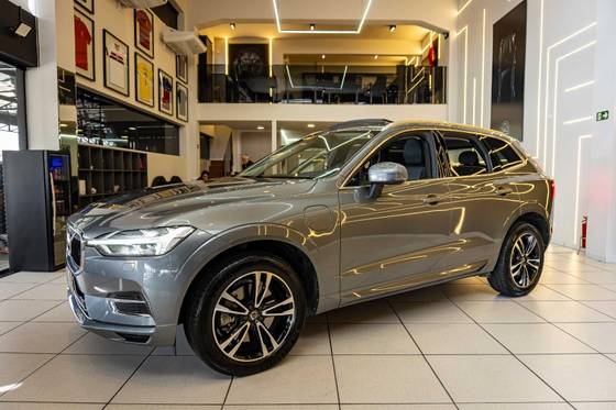 VOLVO XC60 2.0 T8 HYBRID MOMENTUM AWD GEARTRONIC VOLVO XC60 2.0 T8 HYBRID MOMENTUM AWD GEARTRONIC